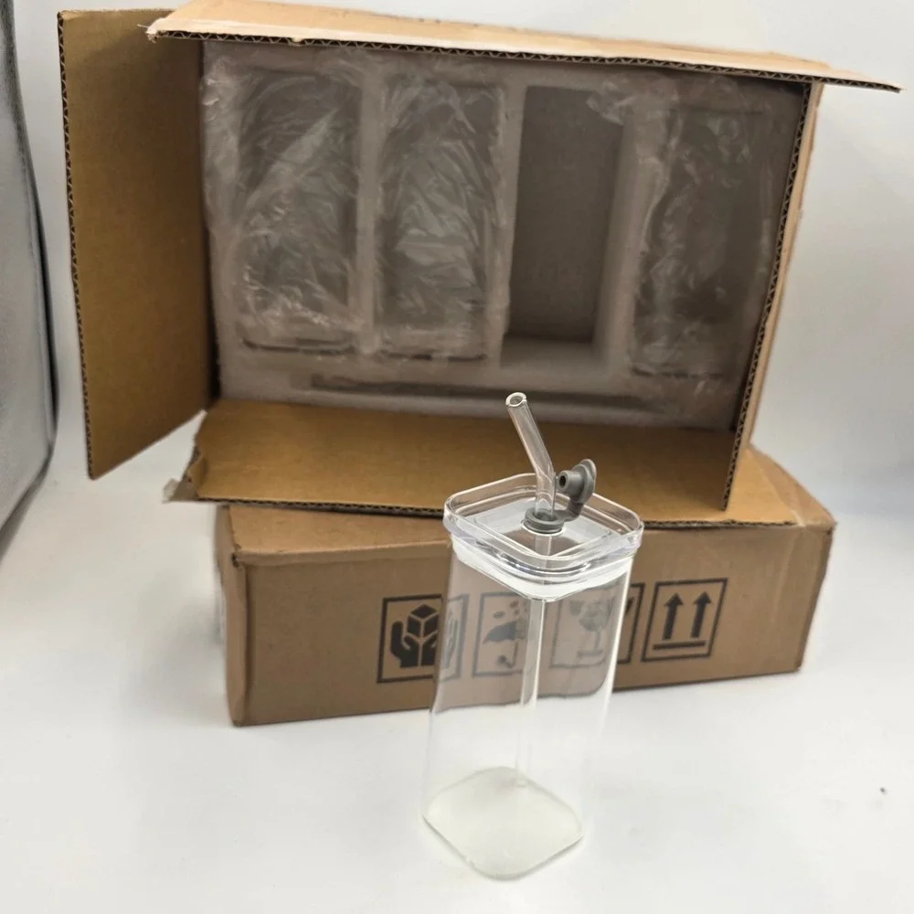 Square Glasses set of 8 with Glass Pour Spout and Lid N1